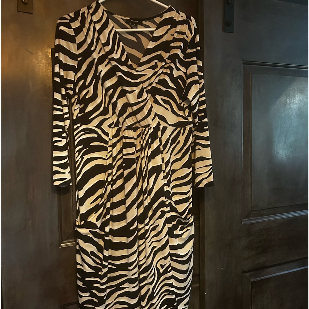 Alfani animal print dress with deep pockets